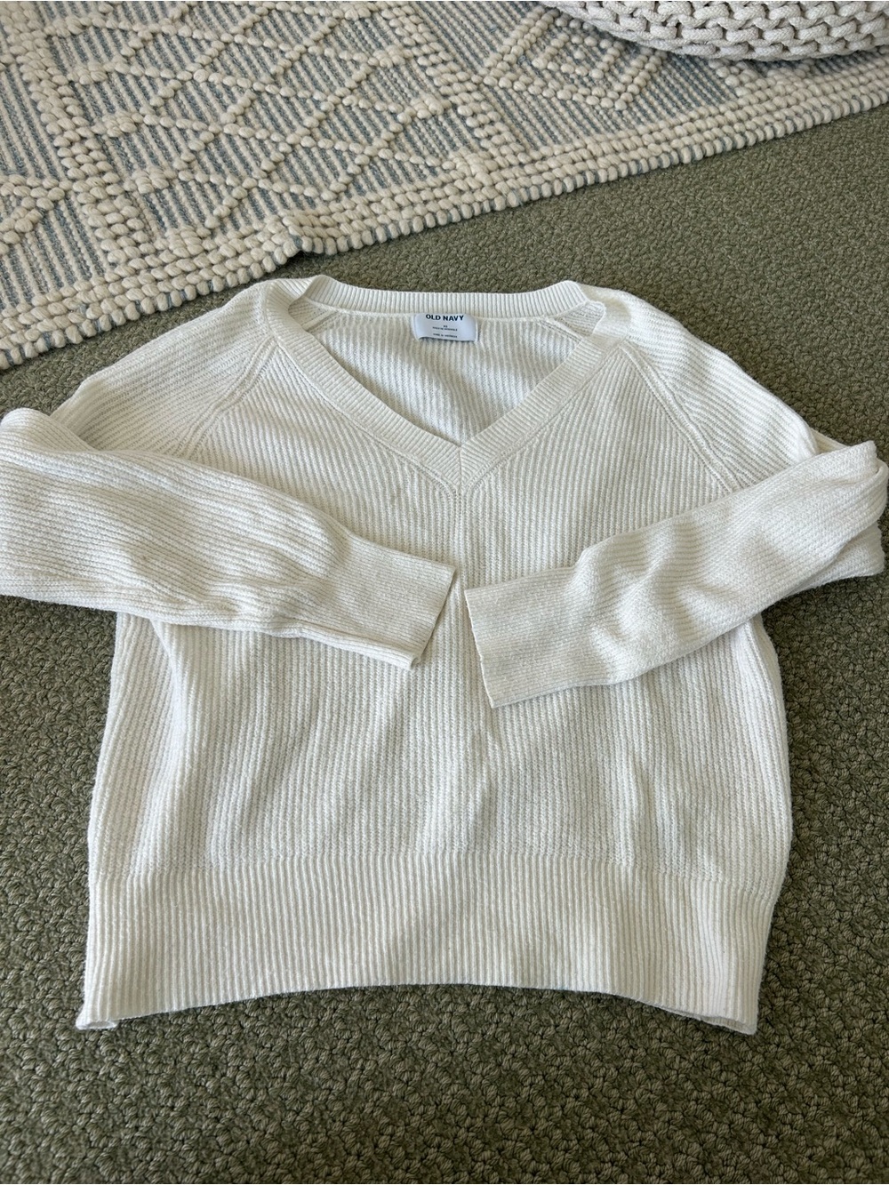 Old Navy Ivory Ribbed V-Neck Sweater Top
